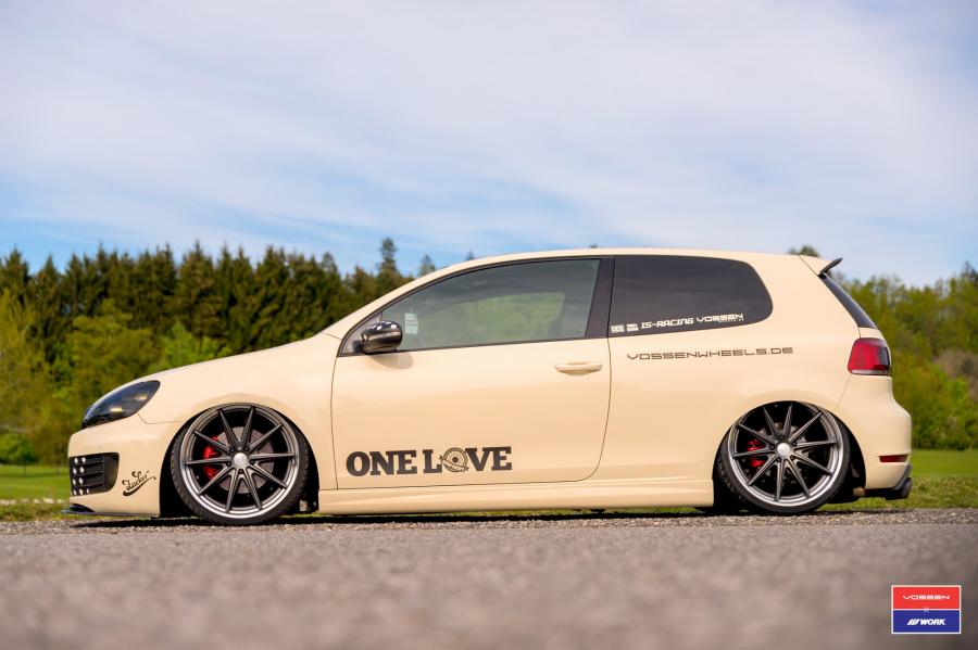  Volkswagen Golf GTi on Vossen Wheels (VWS-1) 2016 года  (фото 4 из 34)